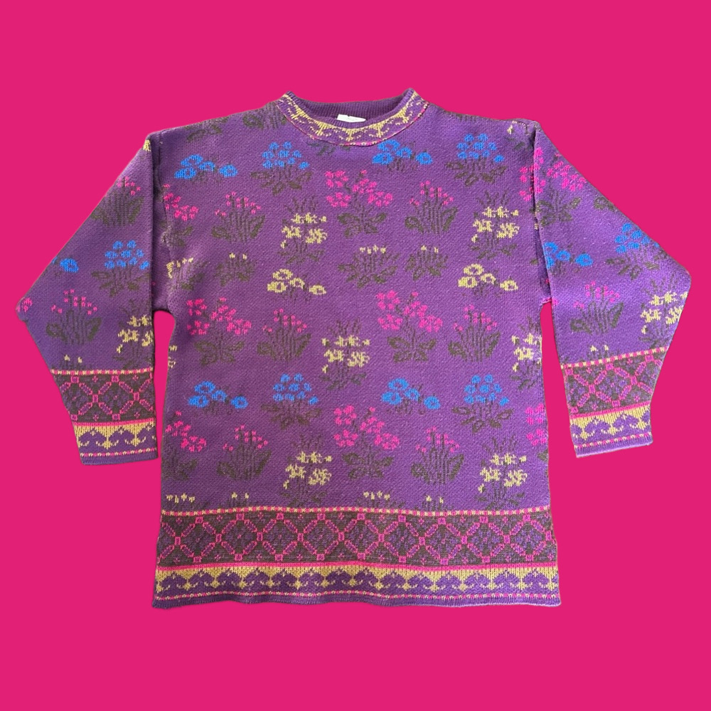 Vintage oversized crew neck knit floral purple small sweater